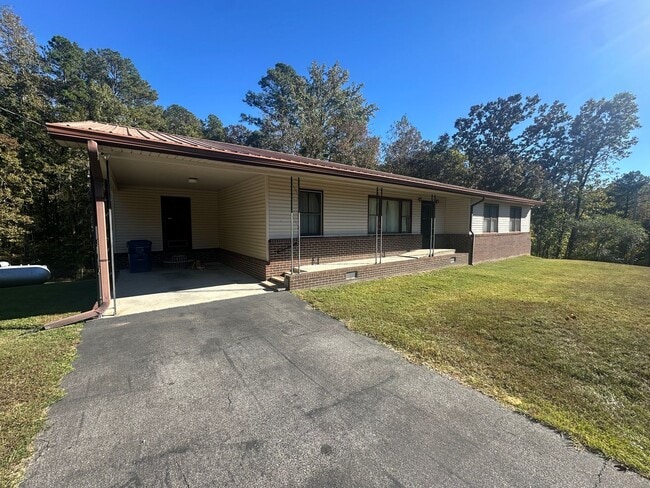 183 Oak Cir in Ohatchee, AL - Building Photo - Building Photo