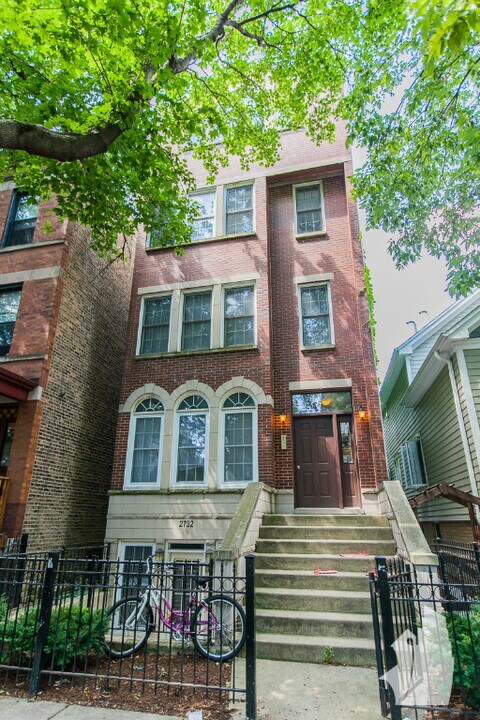 2732 N Wayne Ave, Unit 2 in Chicago, IL - Building Photo