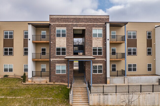 The Wayfarer in the Dale in Springfield, MO - Building Photo - Building Photo