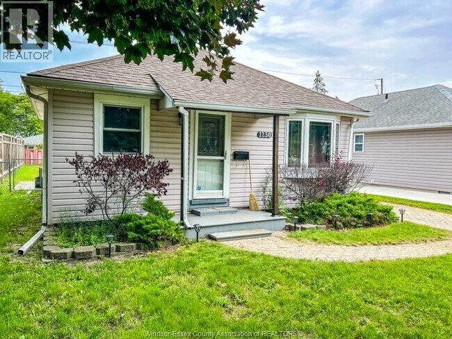 1230 Labadie Rd in Windsor, ON - Building Photo - Building Photo
