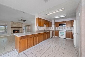 3627 Hombly Rd in Houston, TX - Foto de edificio - Building Photo