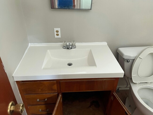 1003 26th St in Hondo, TX - Building Photo - Building Photo