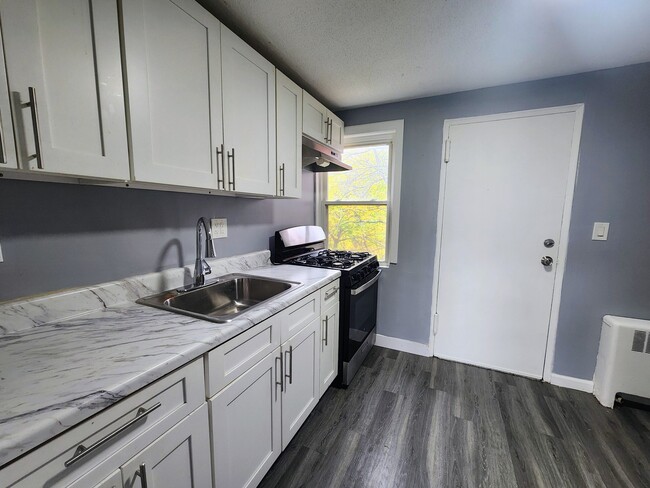 property at 936 Wethersfield Ave