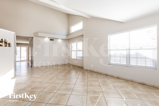 16419 S 38th Pl in Phoenix, AZ - Foto de edificio - Building Photo