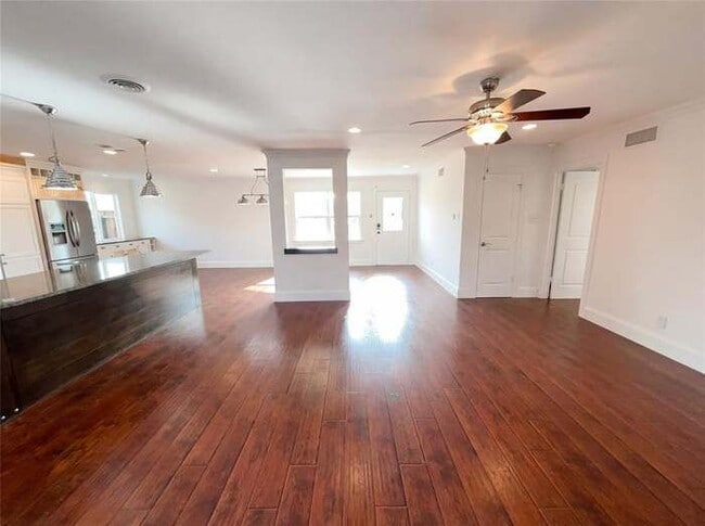 8541 Strathmore Dr, Unit 0508 in Dallas, TX - Building Photo - Building Photo