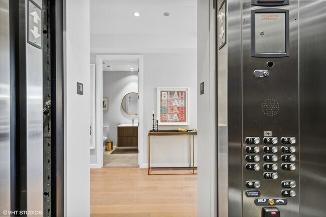 56 W Huron St in Chicago, IL - Building Photo - Building Photo