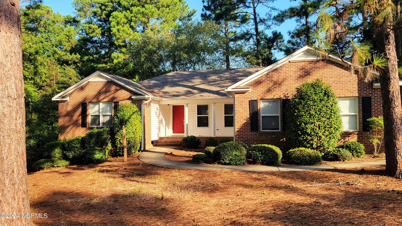 276 Juniper Creek Blvd in Pinehurst, NC - Foto de edificio