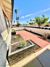 6220 Carl Ave in Las Vegas, NV - Building Photo - Building Photo