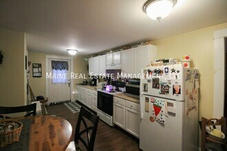48 Elm St, Unit C in Bangor, ME - Building Photo - Building Photo