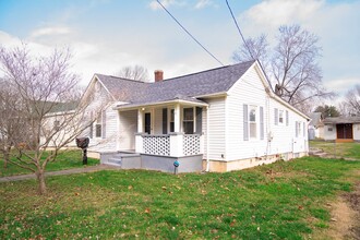 501 Bowman Ave in Salem, VA - Building Photo - Building Photo