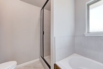 1204 Azalea Farms Rd in Noble, OK - Building Photo - Building Photo