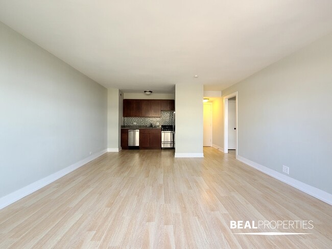 443 W Wellington Ave in Chicago, IL - Building Photo - Building Photo