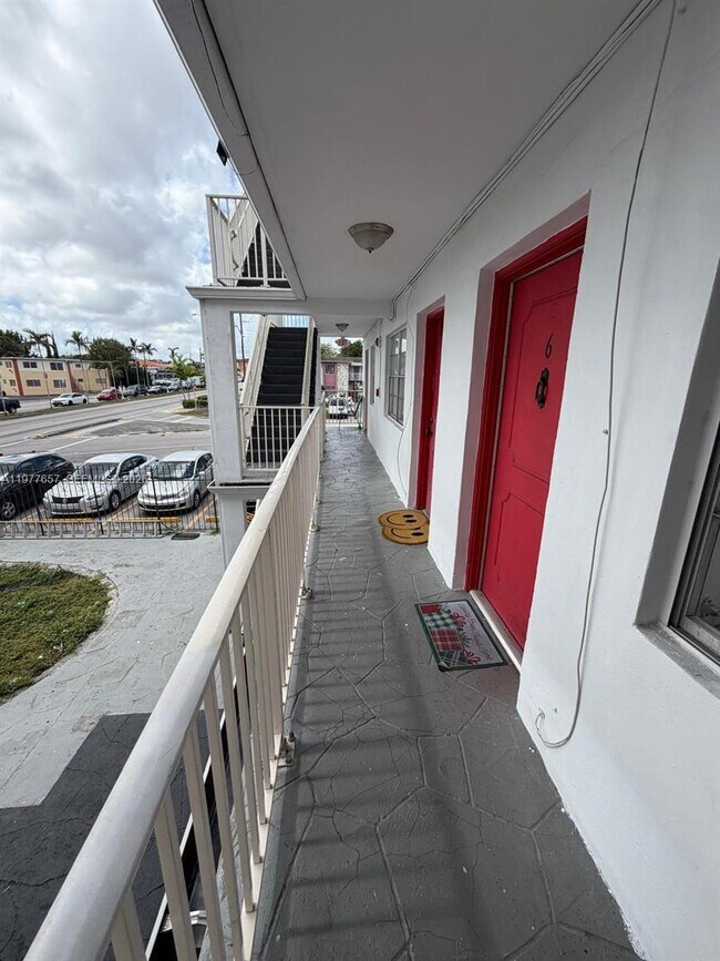 3211 W Flagler St in Miami, FL - Building Photo - Building Photo