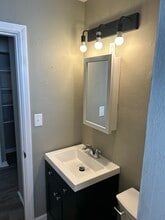 7112 Drury Ln, Unit 1st fl in Maplewood, MO - Foto de edificio - Building Photo