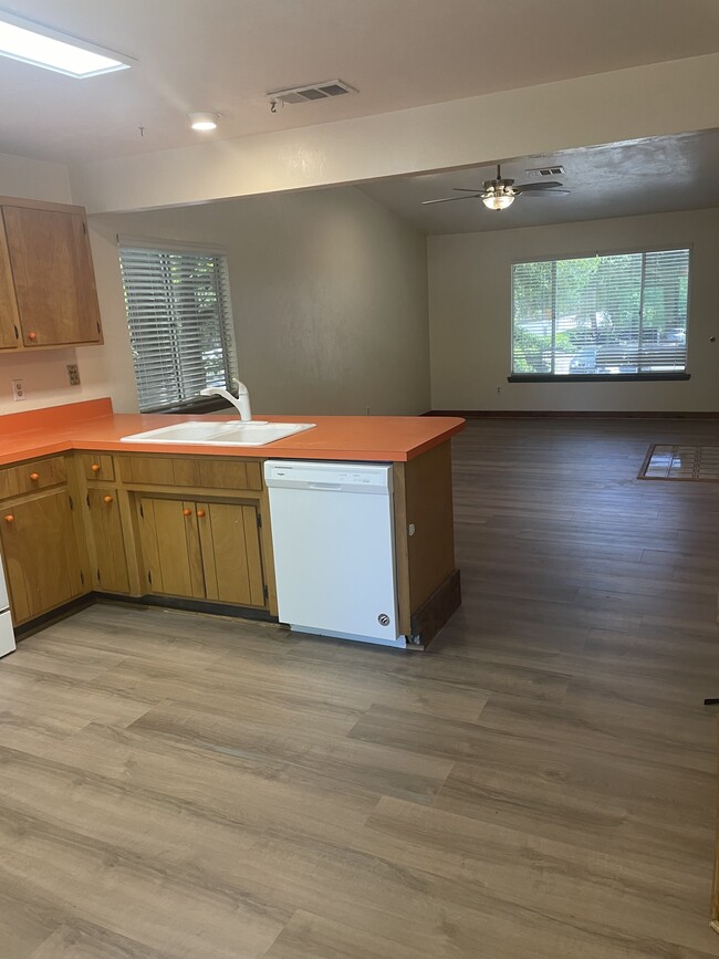 2008 E Park Ave, Unit C