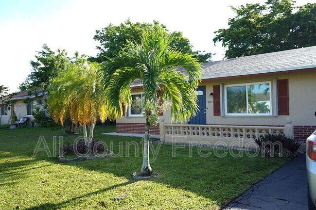 7000 NW 95th Terrace in Tamarac, FL - Building Photo - Building Photo