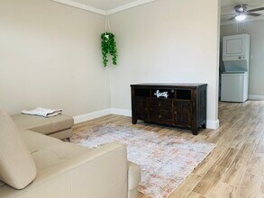 342 N Charles St in Daytona Beach, FL - Building Photo - Building Photo