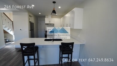 246 Forest Ave in Hamilton, ON - Building Photo - Building Photo