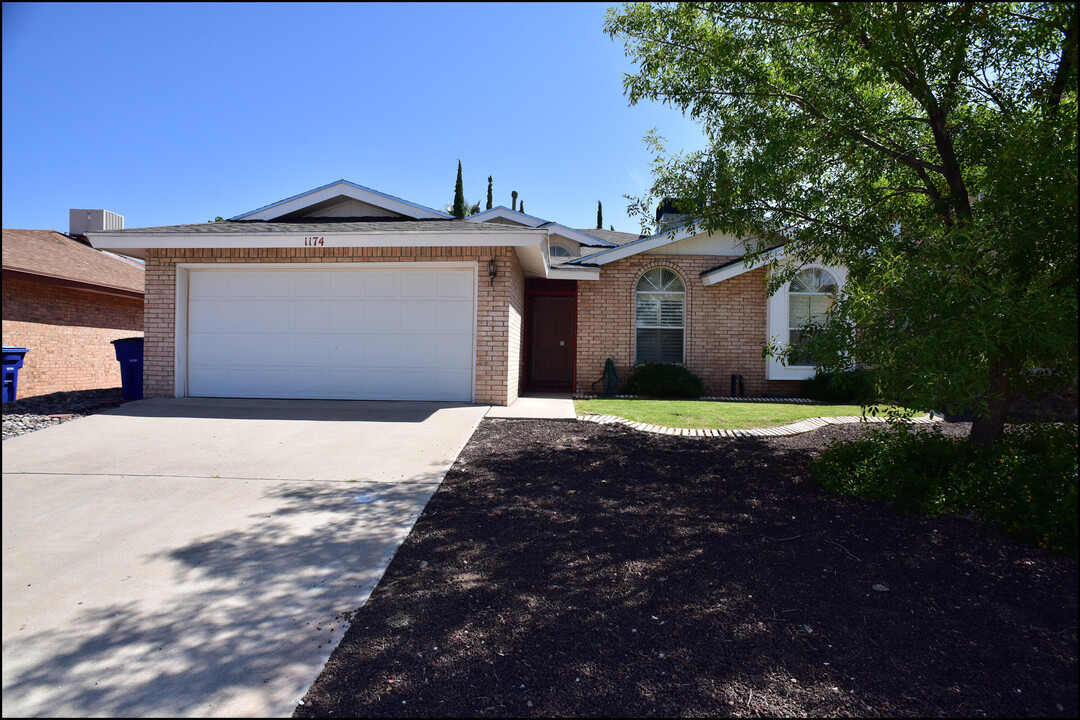 1174 Upper Canyon Pl in El Paso, TX - Building Photo