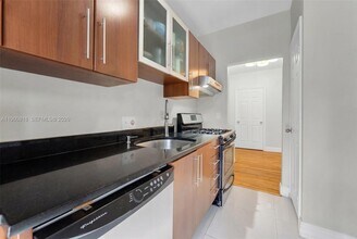 320 85th St in Miami Beach, FL - Building Photo - Building Photo