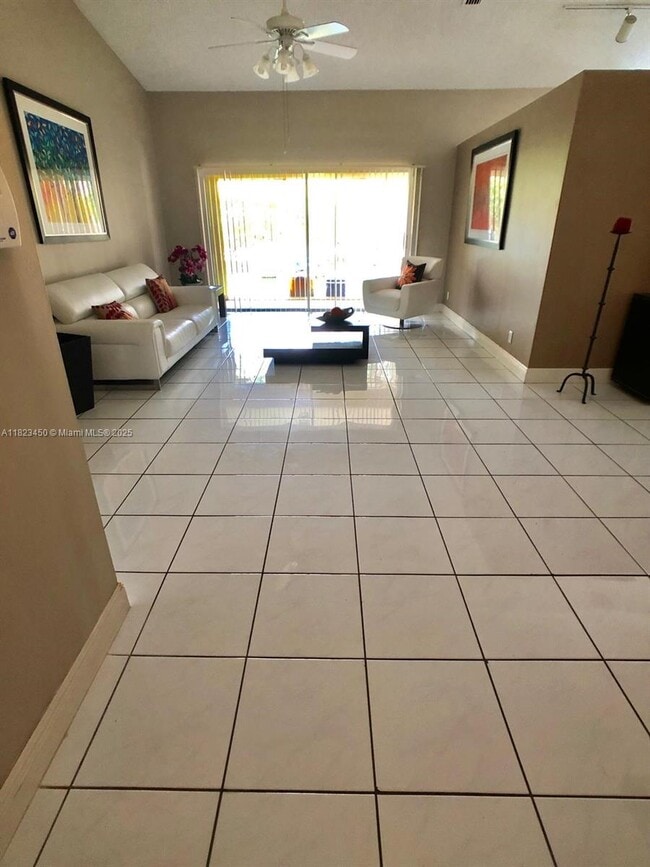 19960 NW 4 St in Pembroke Pines, FL - Building Photo - Building Photo