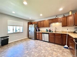 2271 Newark St in Aurora, CO - Building Photo - Building Photo
