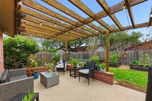 6609 Lancret Hill Dr in Austin, TX - Building Photo