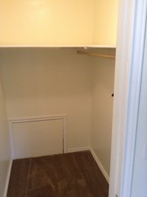 2110 NW Lindy Ave-Unit -D225 in Lawton, OK - Building Photo - Building Photo