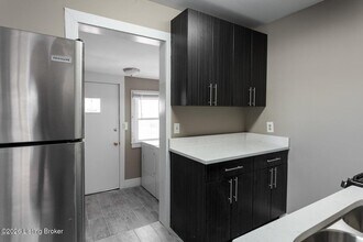 909 Ash St in Louisville, KY - Building Photo - Building Photo