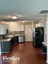 4215 Suttle Pl, Unit 313 in Matthews, NC - Foto de edificio - Building Photo