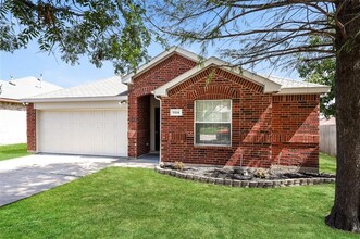 1104 Cumberland Dr in Forney, TX - Building Photo - Building Photo