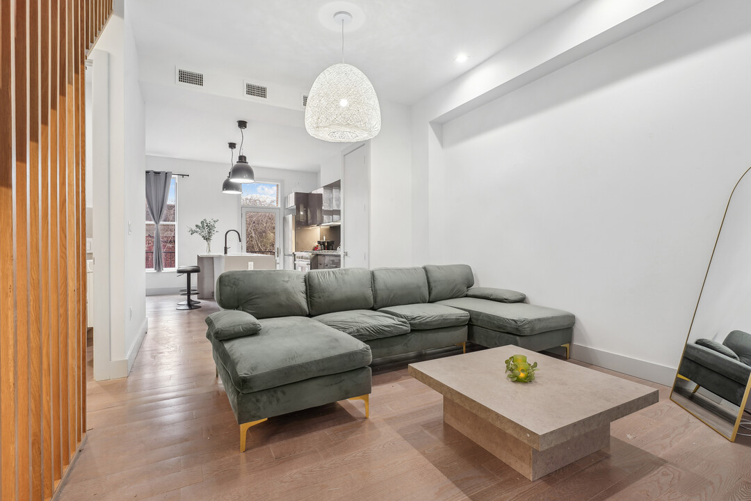 12 Agate Ct in Brooklyn, NY - Foto de edificio