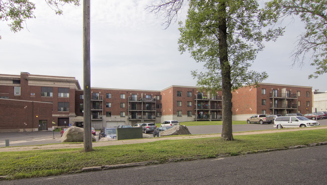 Washington Manor Senior Residences in Virginia, MN - Building Photo - Building Photo