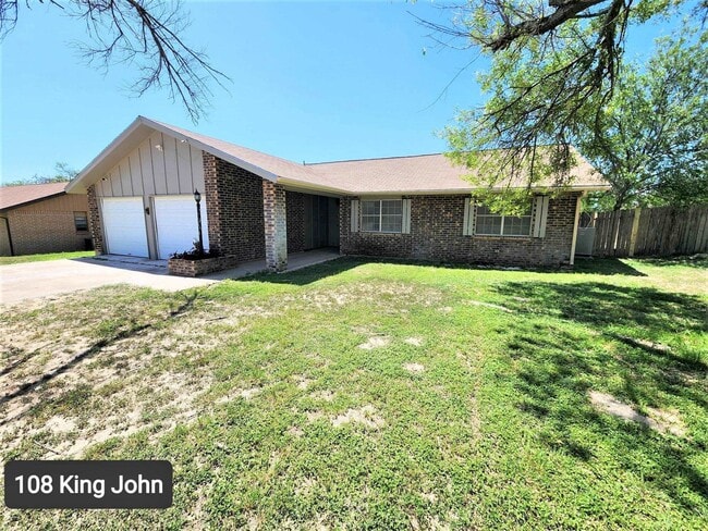 108 King Johns Pl in Del Rio, TX - Building Photo - Building Photo