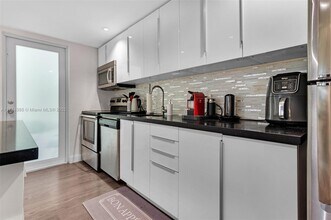 1117 Meridian Ave in Miami Beach, FL - Building Photo - Building Photo