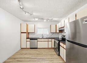 240-230 30 Ave NE in Calgary, AB - Building Photo