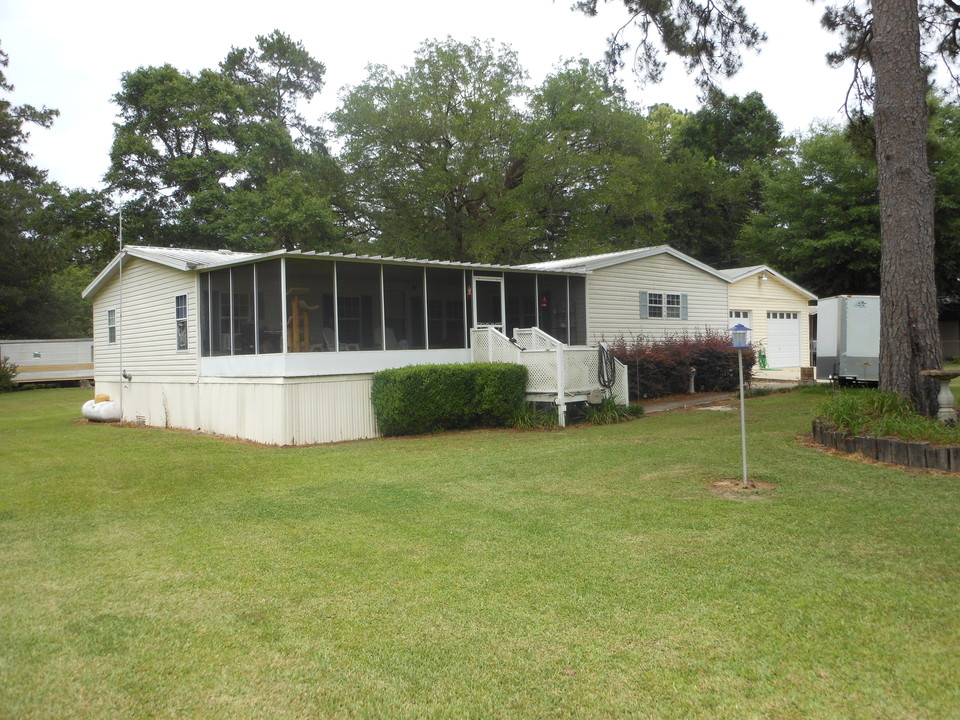 Barineau Mobile Home Park in Tallahassee, FL - Foto de edificio