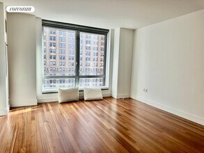 30 Little W St in New York, NY - Building Photo - Building Photo