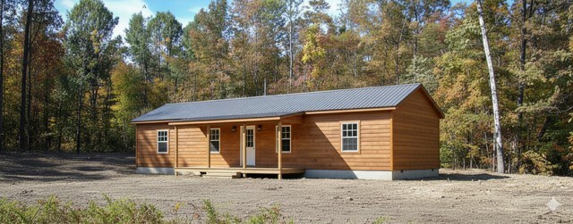 25 Fairview Ave in Wilmington, VT - Building Photo