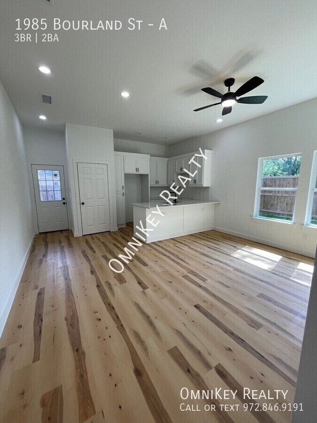 1985 Bourland St in Greenville, TX - Building Photo - Building Photo