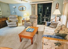 9861 Spyglass Ct, Unit 410Q in North Fort Myers, FL - Building Photo