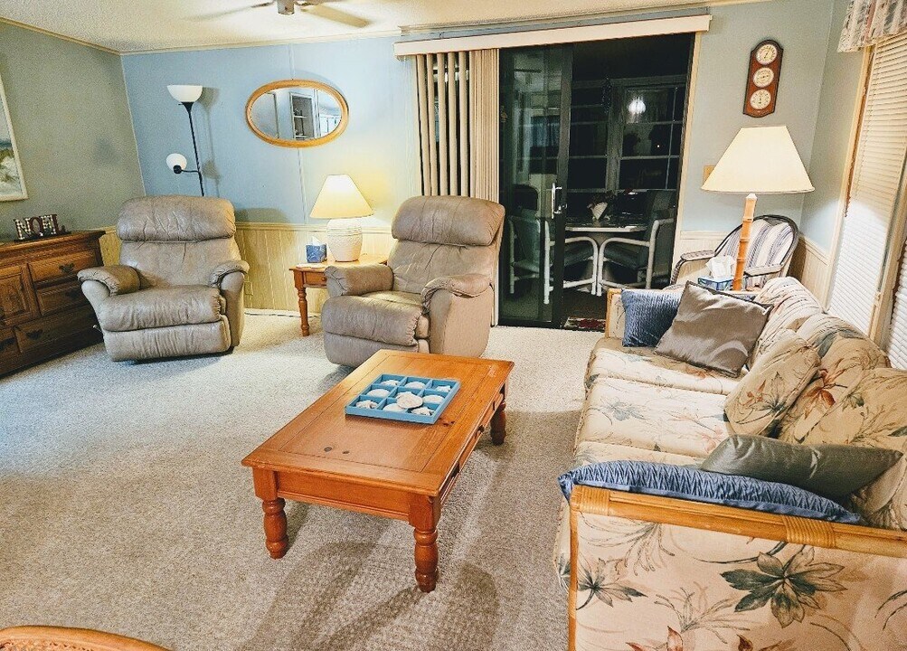 9861 Spyglass Ct, Unit 410Q in North Fort Myers, FL - Building Photo