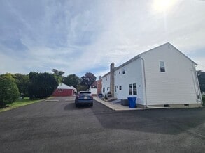 965 Bergen Ave in North Brunswick, NJ - Building Photo - Building Photo