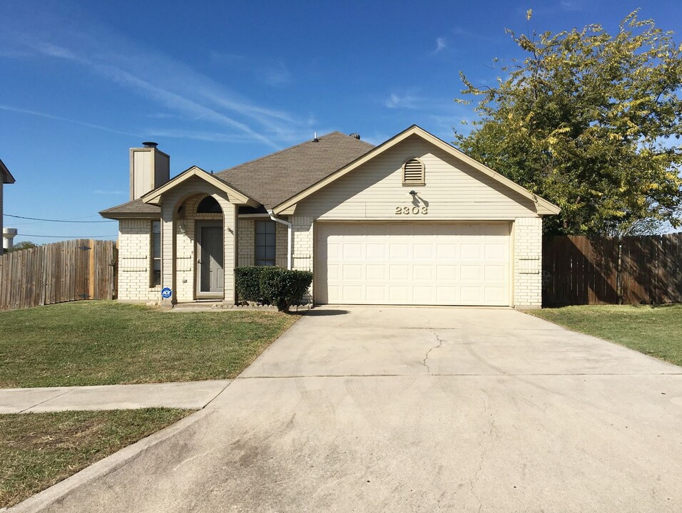 2303 Purser Dr in Killeen, TX - Foto de edificio