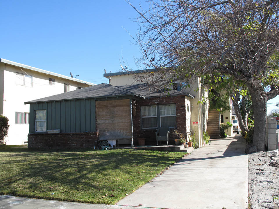 5412 Willowcrest Ave in North Hollywood, CA - Building Photo