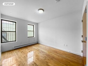 2427 7th Ave in New York, NY - Building Photo - Building Photo