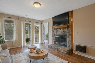 1006 Brookhollow Dr in Fayetteville, NC - Building Photo - Building Photo