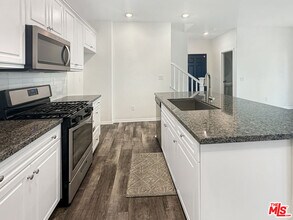 27607 Sawtooth Ln in Santa Clarita, CA - Foto de edificio - Building Photo