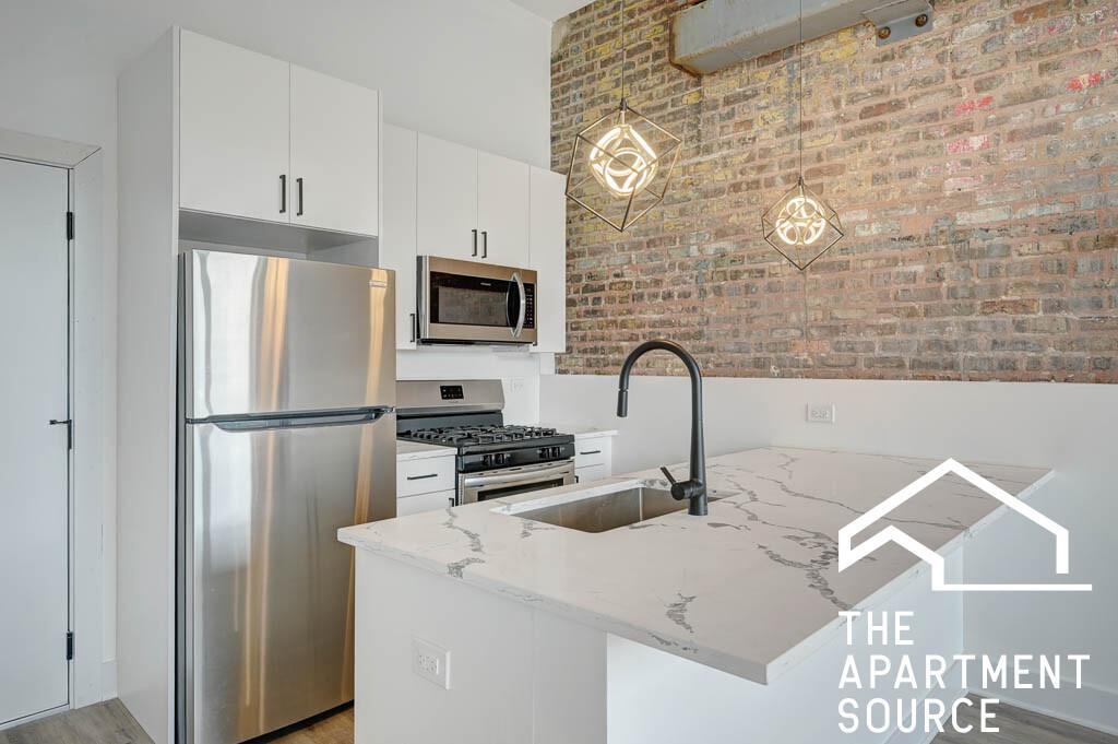4731 N Western Ave, Unit 210 in Chicago, IL - Building Photo