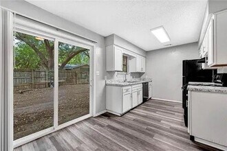 2732 N Sierra Ave in Fayetteville, AR - Building Photo - Building Photo